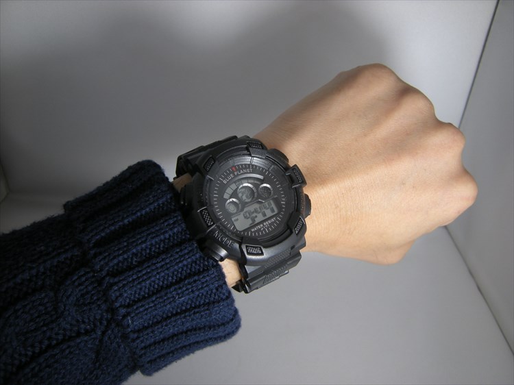 ダイソーの300円時計 ブループラネットG ノーマル装着イメージ