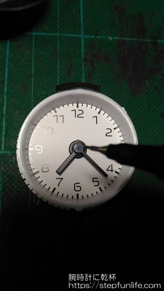 車の時計 ダイソー ミニアラームクロック 針の除去6