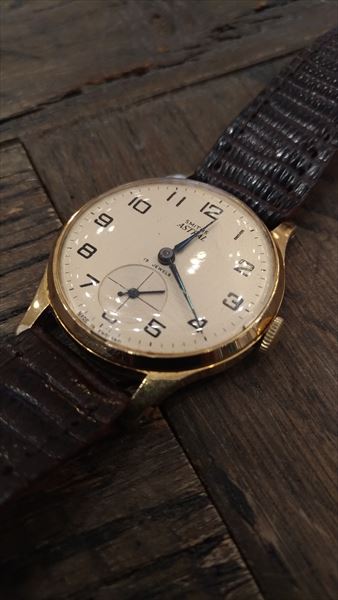 スミス アストラル（SMITHS ASTRAL) 英国育ちのお洒落な時計。｜腕時計 