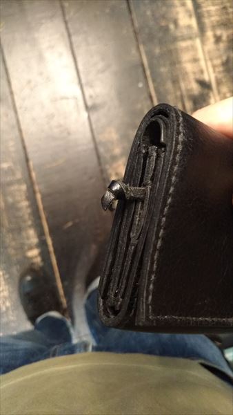 小さい財布を自作。飛び出す鍵