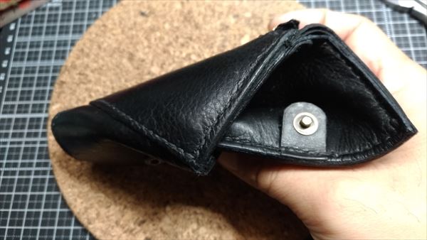 小型の3つ折り財布を自作する しなやかな革