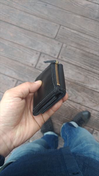 小型の3つ折り財布を自作する 着用イメージ