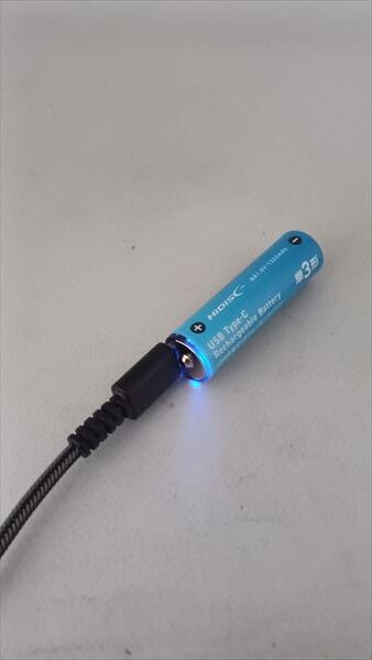 ダイソー リチウムイオンバッテリー充電池 充電2