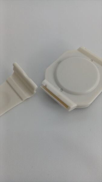 セリアデジタルウォッチベルト接合部分