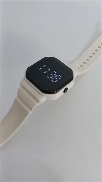 セリアデジタルウォッチイメージ