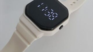 セリア　デジタルウォッチ