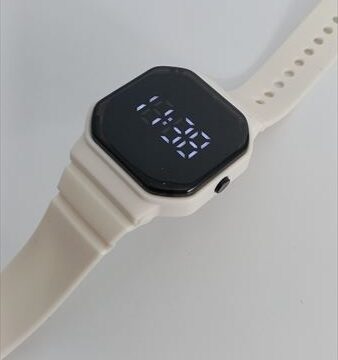 セリア　デジタルウォッチ