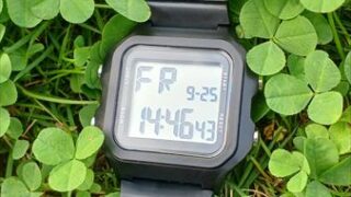 ダイソー デジタルウォッチ スクエアブラック